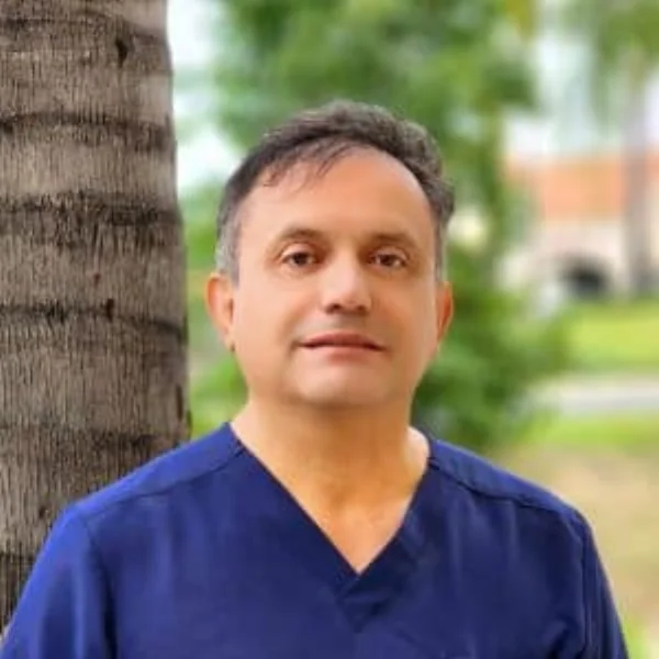 Dr. Jorge Flores, General Dentist, Complex Extractions